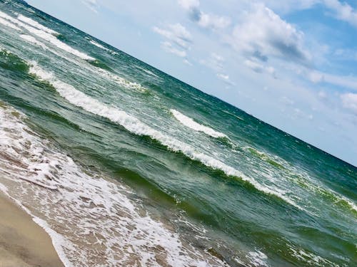 Kostenloses Stock Foto zu am meer, blaues meer, filmischer himmel