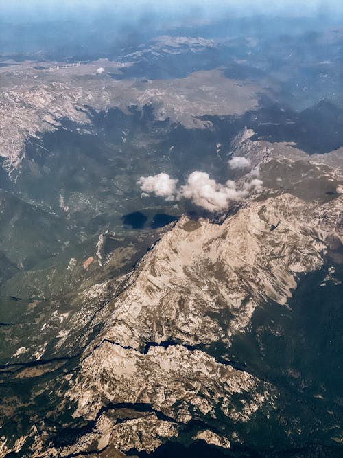 Безкоштовне стокове фото на тему «Аерофотозйомка, вертикальні постріл, вершина гори»