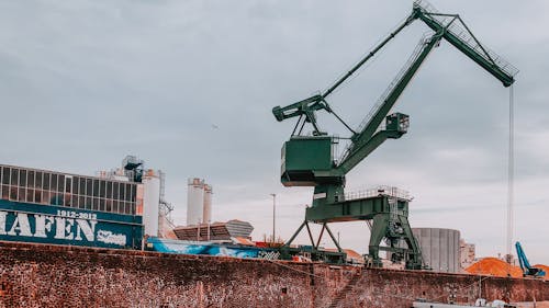 ]Freight Dock Crane in a Seaport