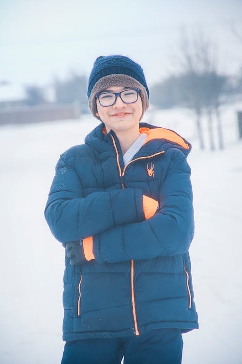 Foto stok gratis dingin, jaket musim dingin, kacamata