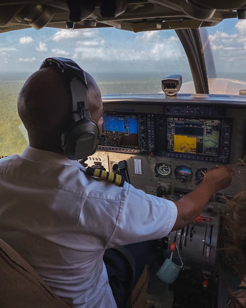 Kostenloses Stock Foto zu aviate, cockpit, fliegen