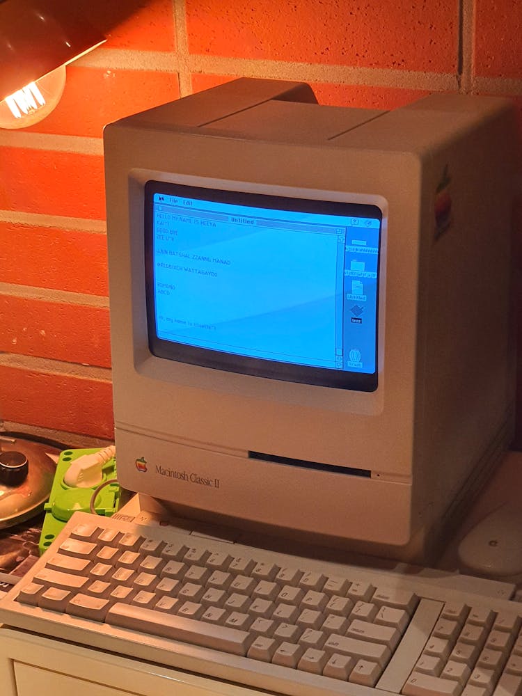 Macintosh Classic Computer