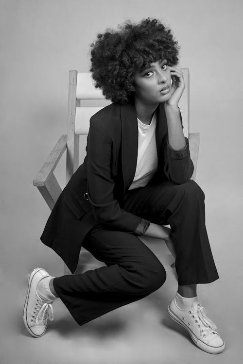 Ingyenes stockfotó afro haj, afro-amerikai nő, blézer témában