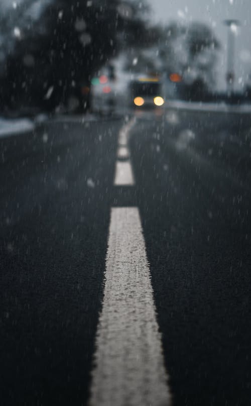 Immagine gratuita di auto, bianco, bianco e nero