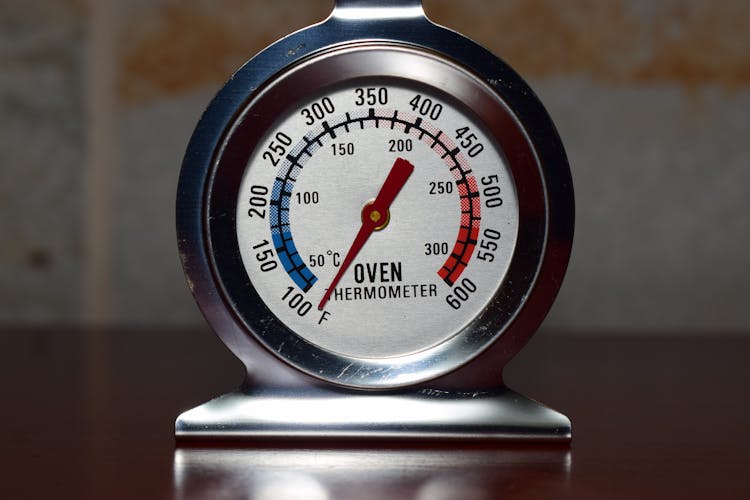 A Stainless Oven Thermometer Gauge