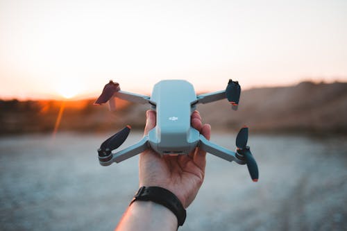 bulanık arka plan, dji, drone içeren Ücretsiz stok fotoğraf