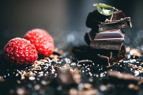 Chocolat à Côté De Framboise