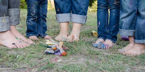 Free stock photo of family, family pictures, feet