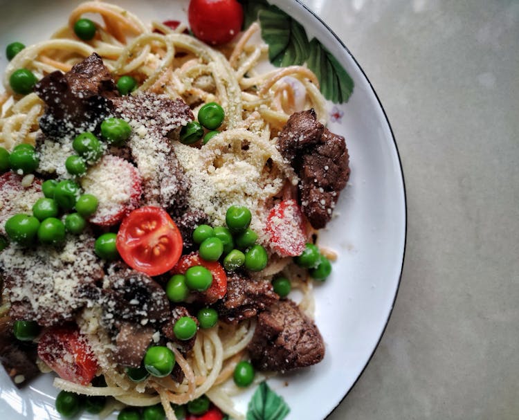 Pasta With Meat And Green Peas