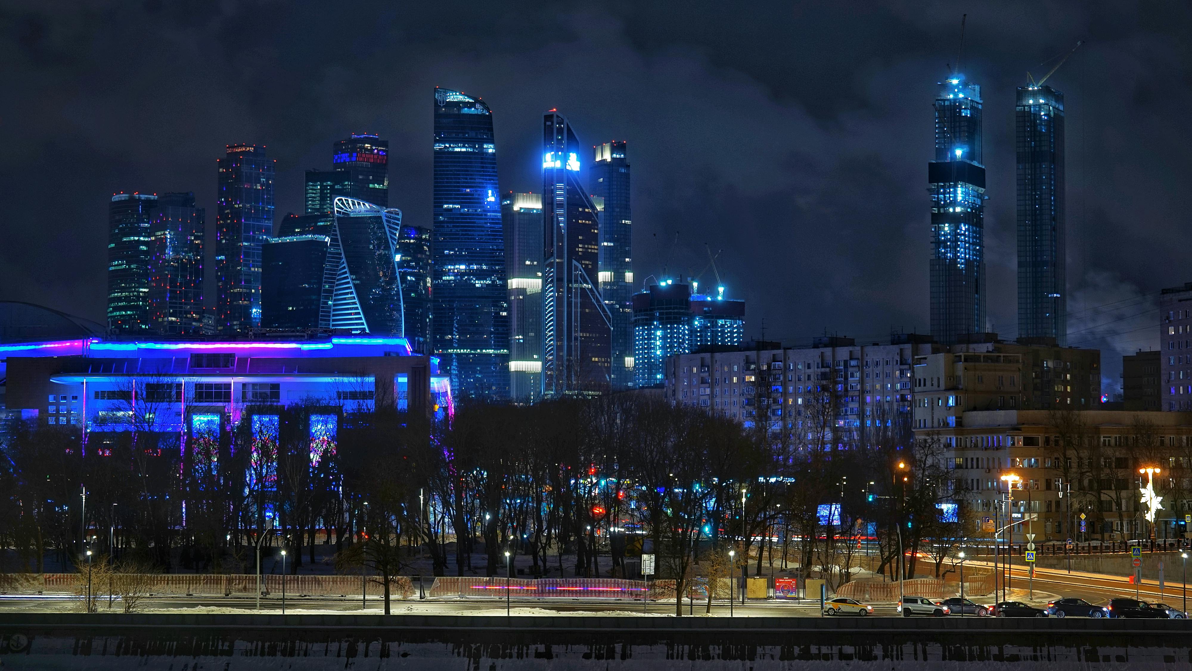 Ukraine and Russia Conduct First Prisoner Swap in Months