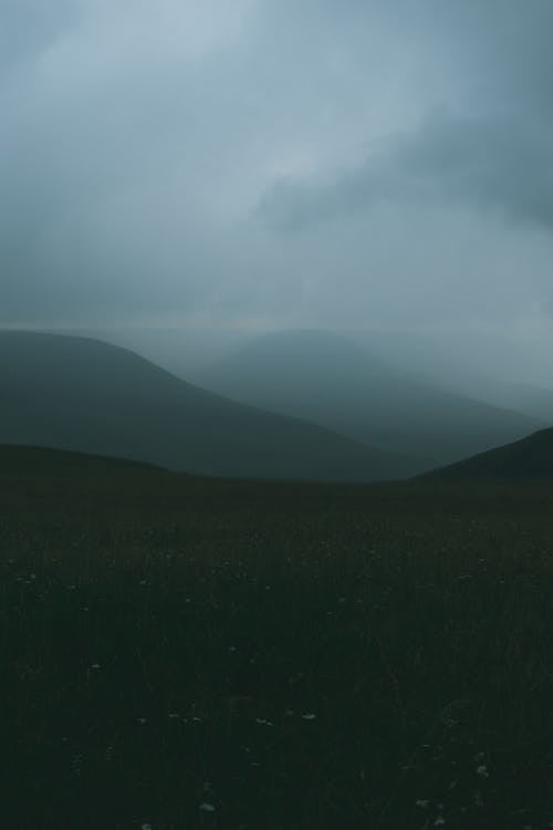 Ingyenes stockfotó borongós, domb, ég témában