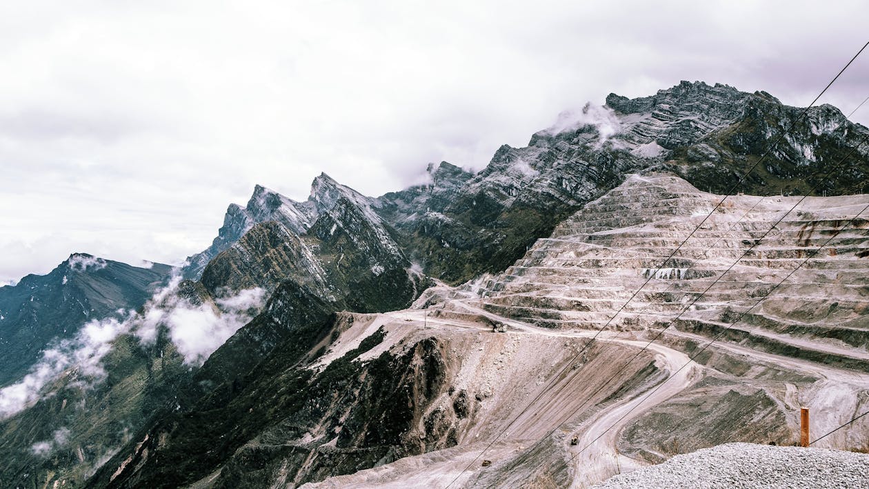 Landmark Photography of Gray and Brown Cliff Formations