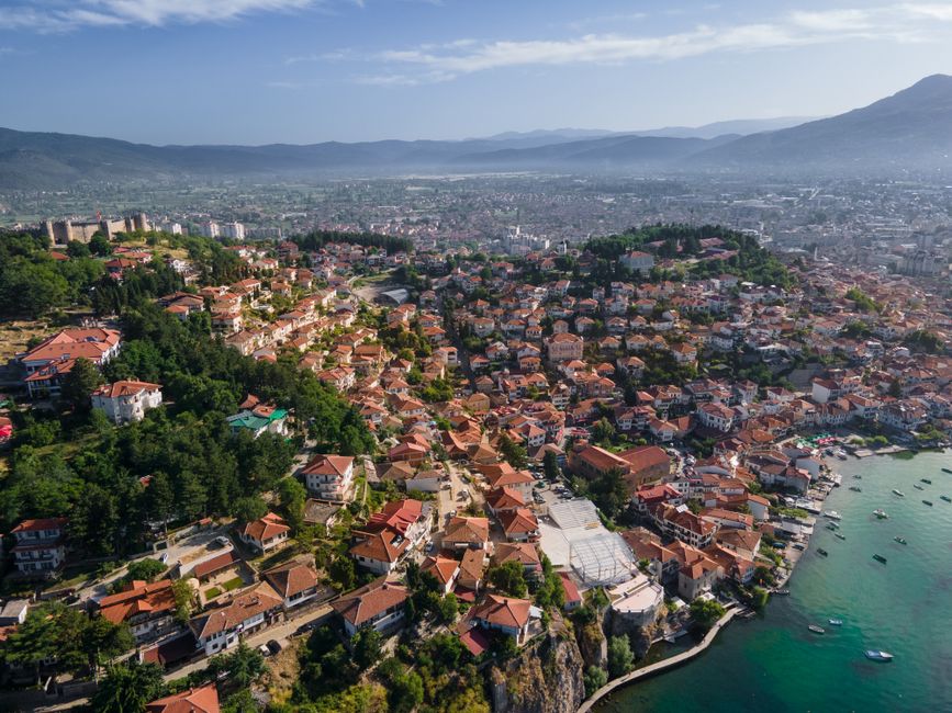 balkanlar, çeşitli ülkeleri ve her birinin kendine özgü cazibesi ile dolu bir bölge. i̇şte bu güzel coğrafyada keşfedebileceğiniz bazı önemli duraklar: konusunu açıklayan görsel