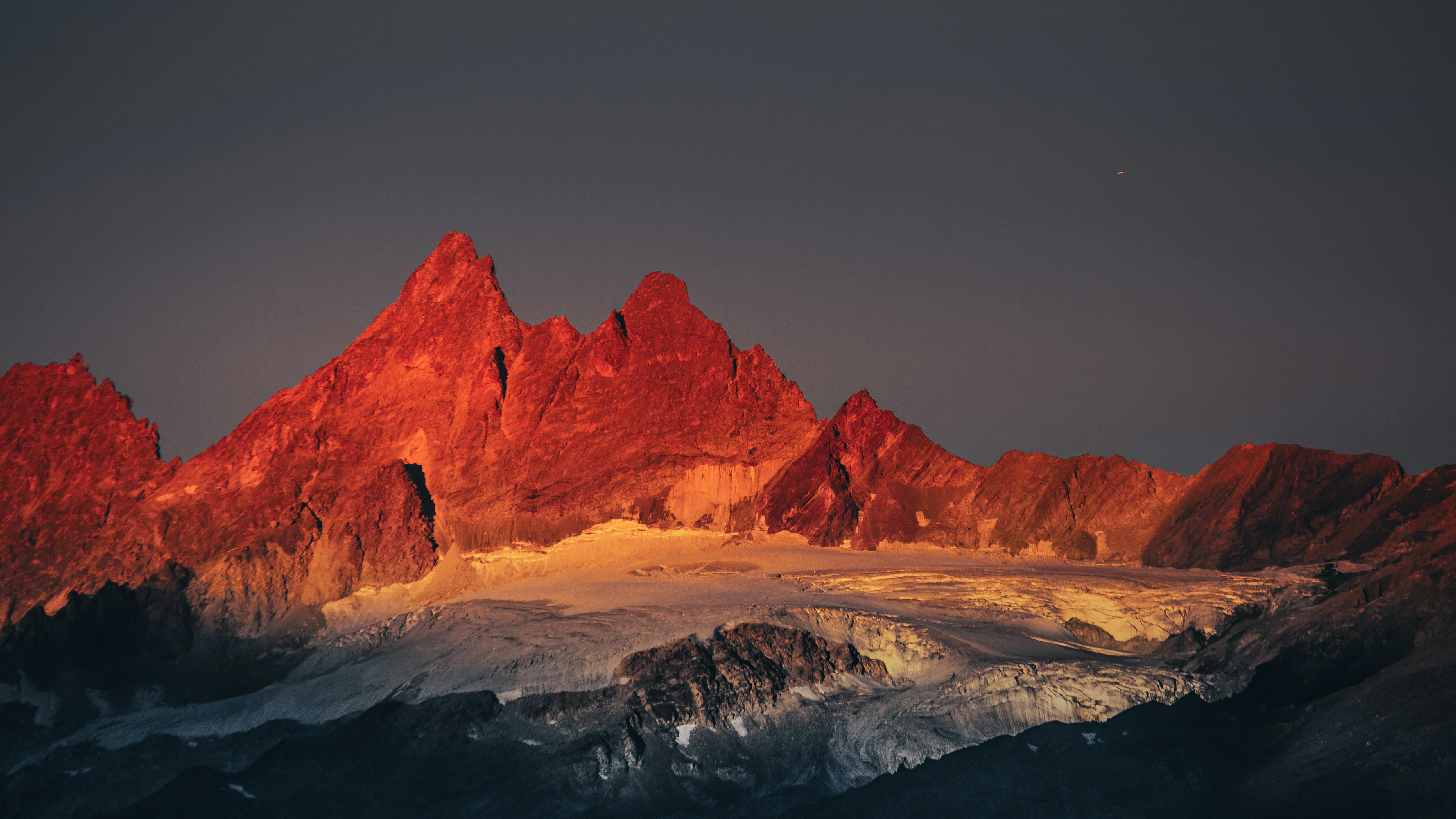 brown rocky mountains