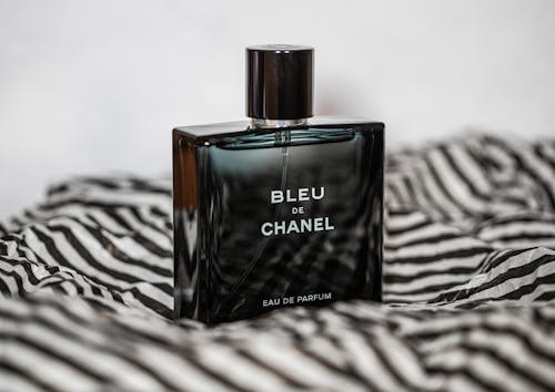 Free Close-up Photo of Black Perfume Bottle Stock Photo