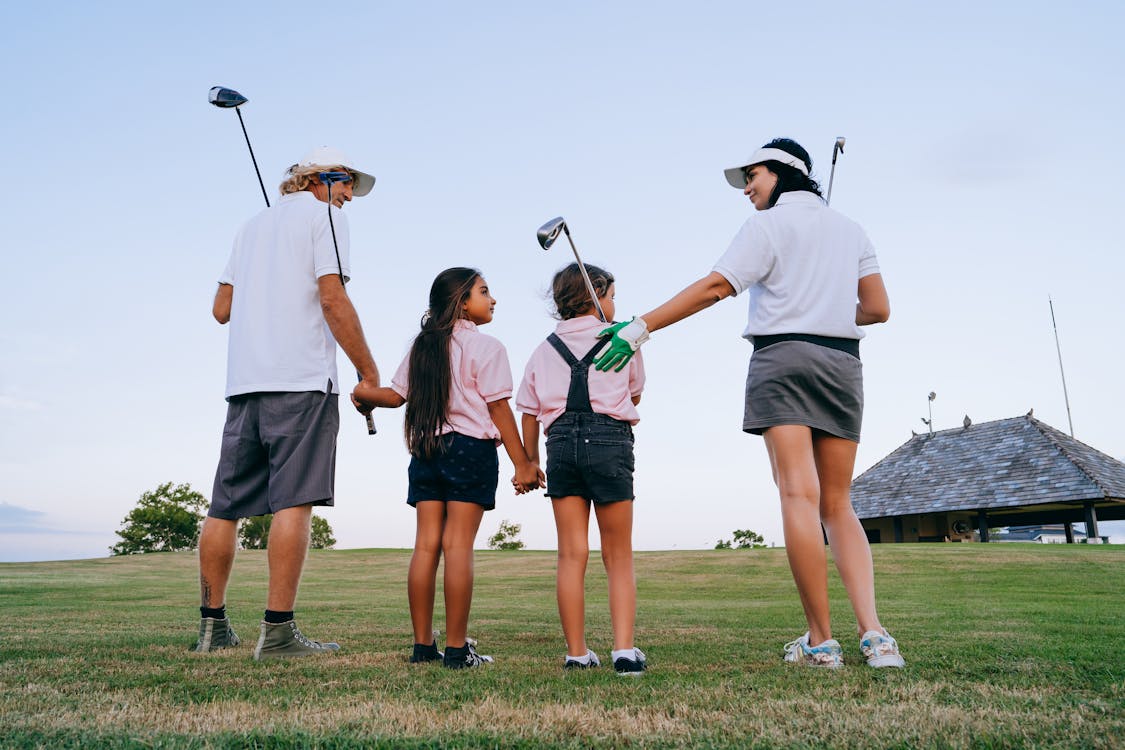 Family playing Golf 