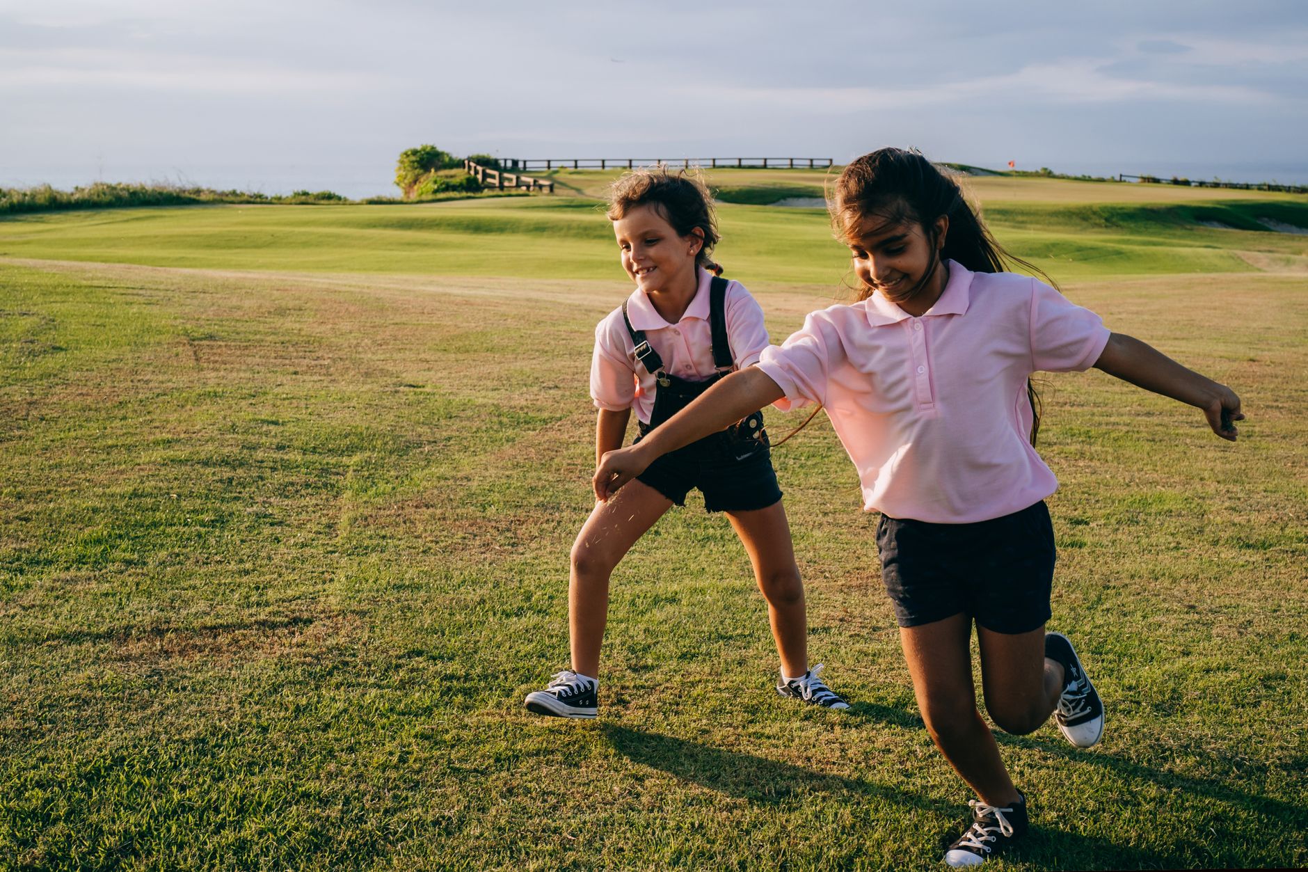 Golf en famille face aux Alpes