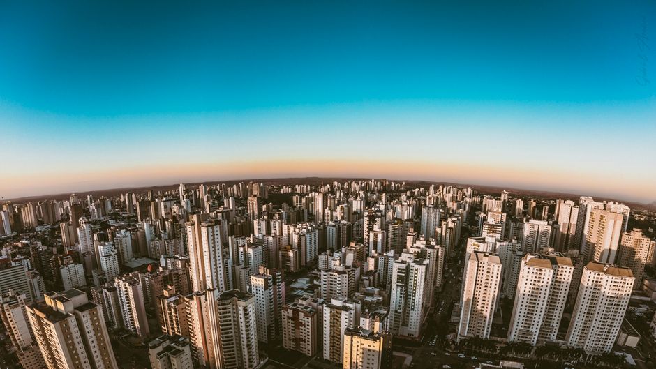 Aparecida de Goiânia in October - Luxury resort overlooking tropical waters