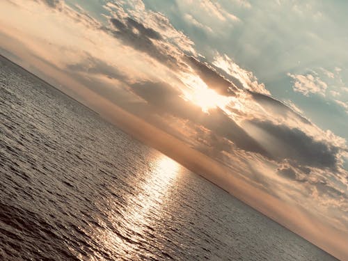 一縷陽光, 在海邊, 天空雲 的 免費圖庫相片