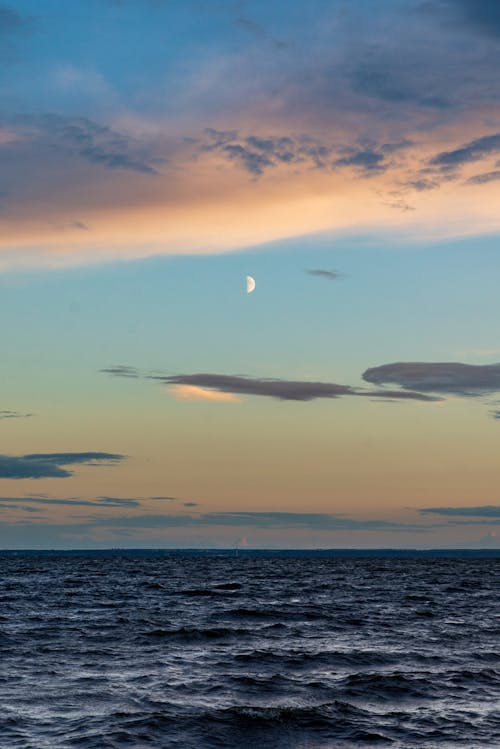 Základová fotografie zdarma na téma horizont, měsíc, moře