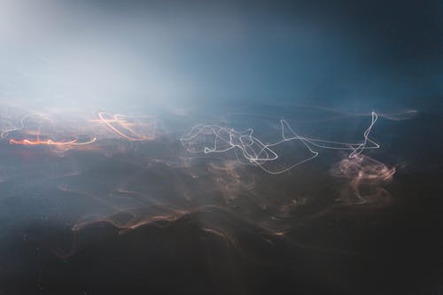 Fotobanka s bezplatnými fotkami na tému hmla, pruhy svetla, tmavý