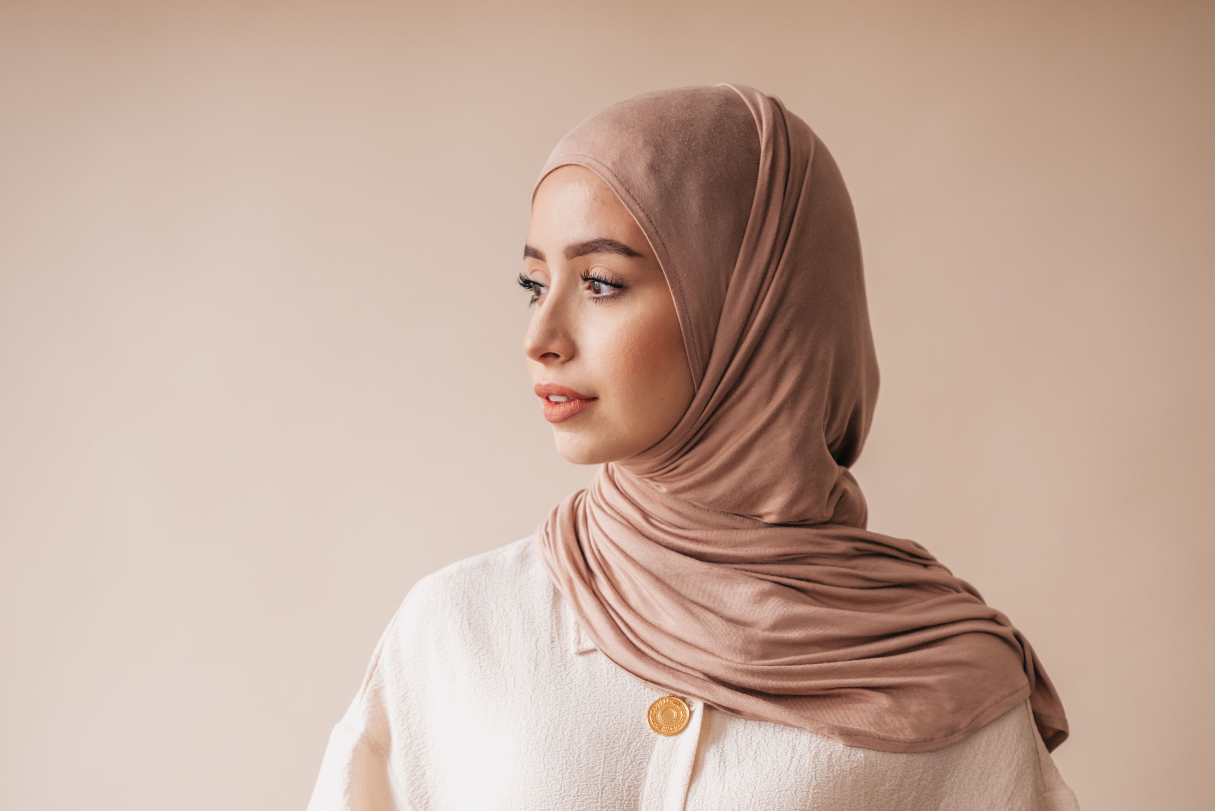 Woman with Brown Eyes Wearing a Brown Hijab · Free Stock Photo