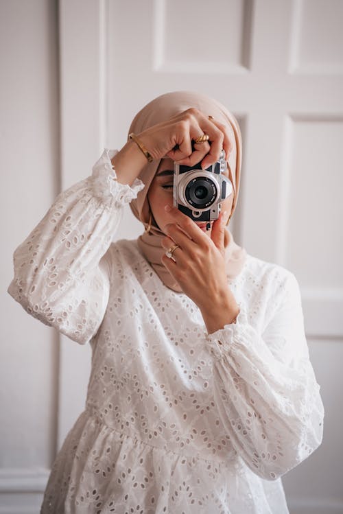 Gratis lagerfoto af fotograf, hijab, kamera