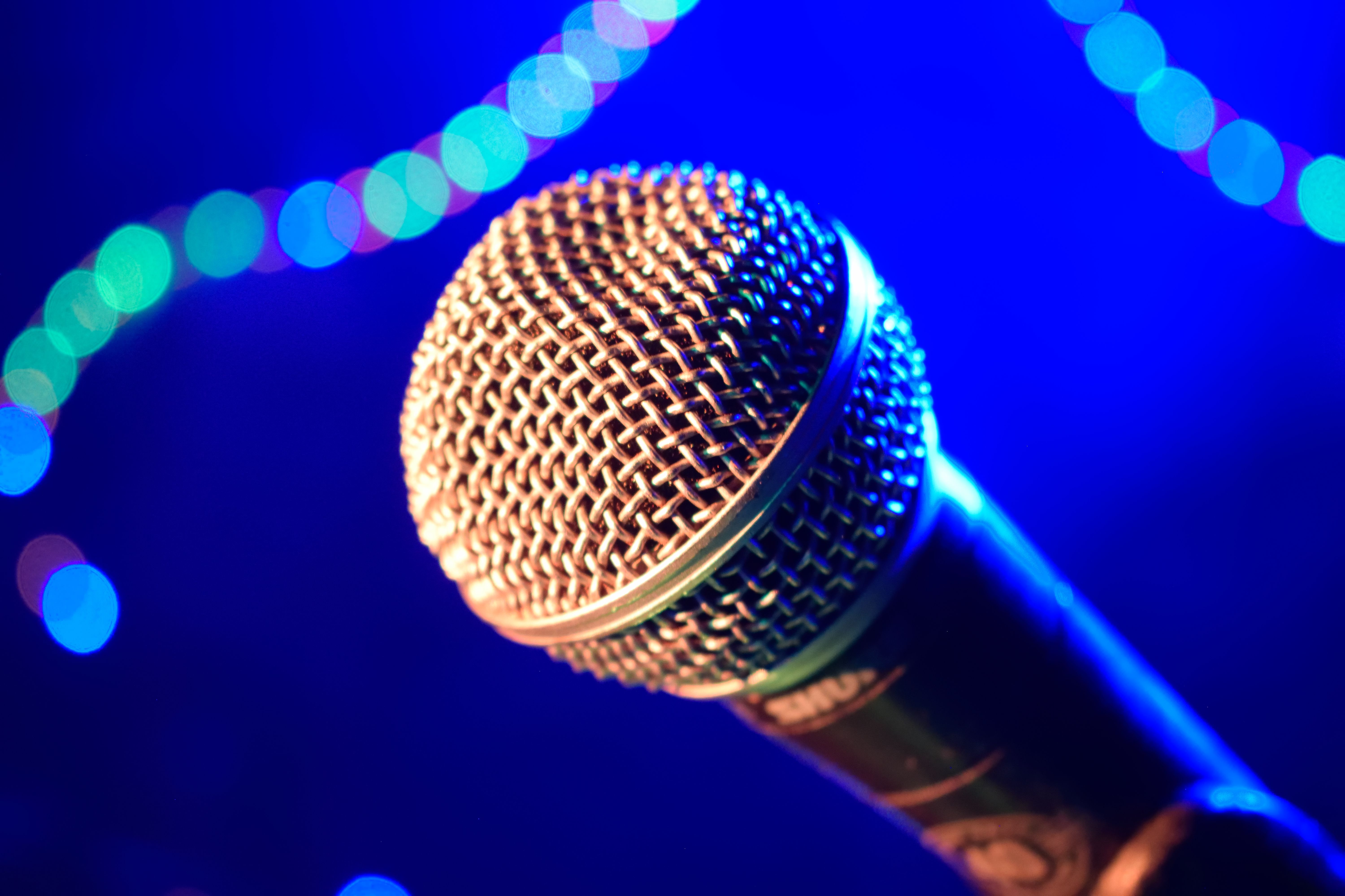 Free Friday Night Comedy! At Hog Shack Bar-B-Q!