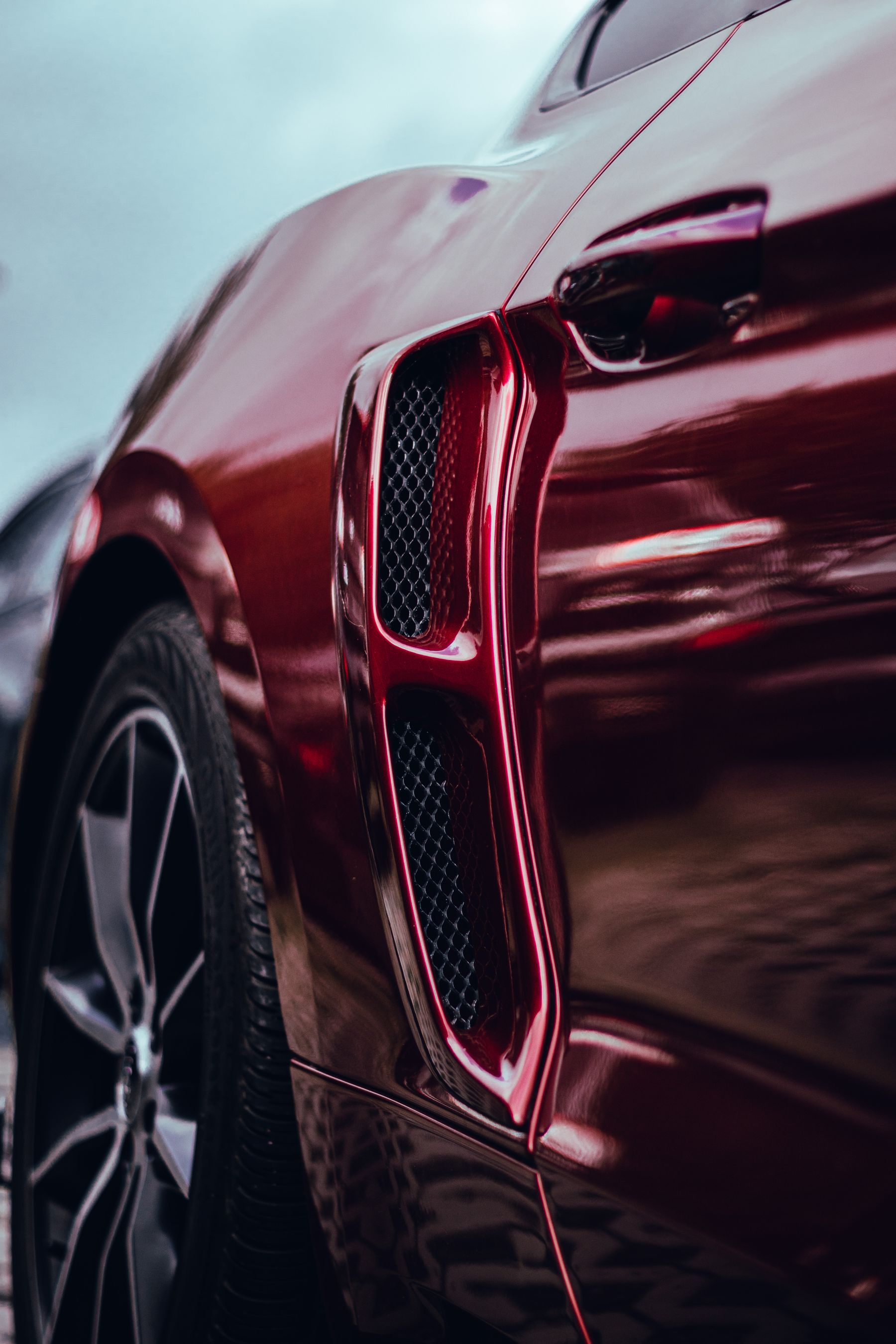 Vehículo con acabado de pintura automotriz premium en cabina