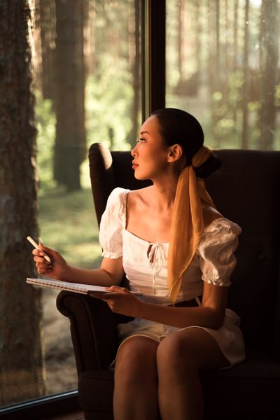 Cover for Voices Worth Following, photo by Ron Lach on Pexels