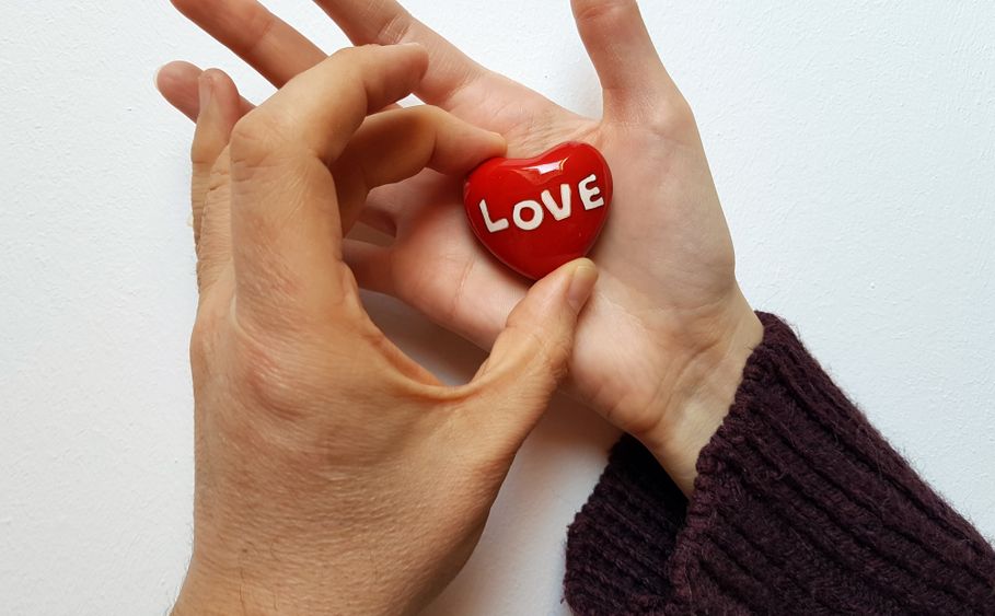 dating app comparison premium versus free