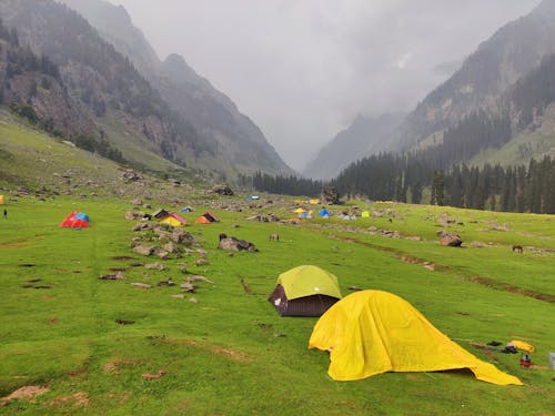 Kostenloses Stock Foto zu abenteuer, campen, campinggelände