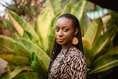 afrikalı-amerikalı kadın, bitki, güzel içeren Ücretsiz stok fotoğraf
