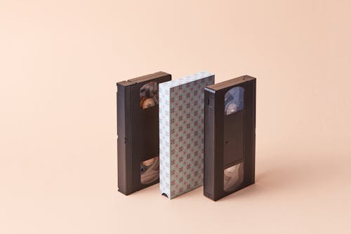 Gratis arkivbilde med kassetter, klassisk, stilleben