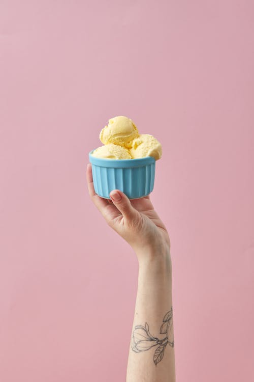 Безкоштовне стокове фото на тему «ванільне морозиво, вертикальні постріл, їжа»