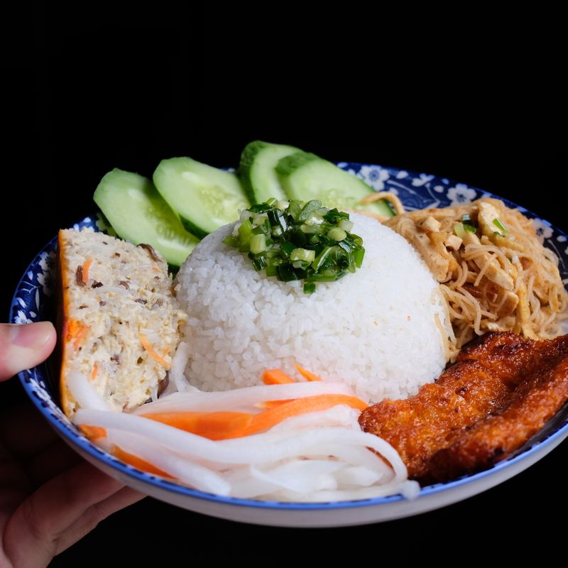 Vietnamese Crispy Shallot Rice with Black Garlic