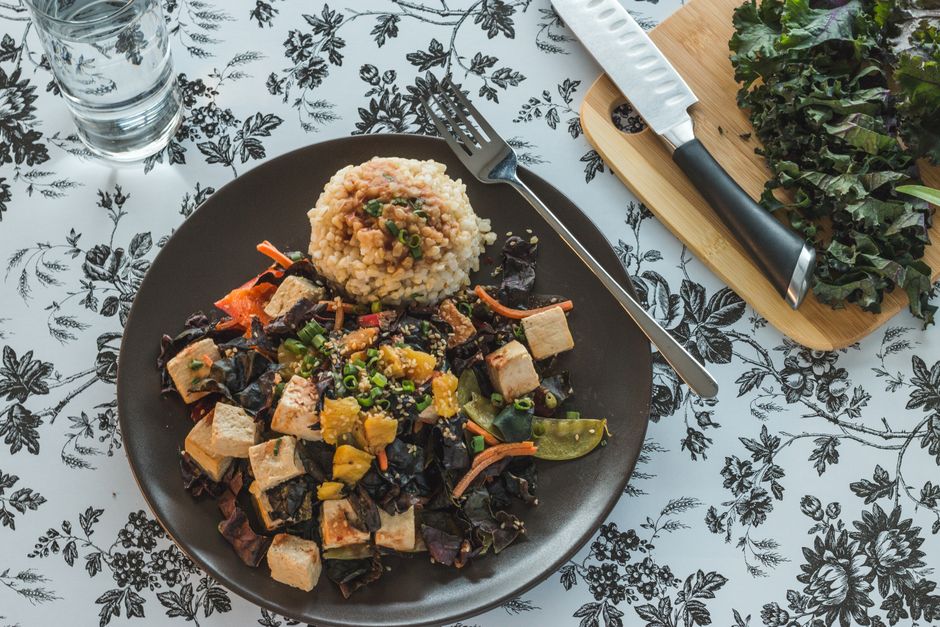 Brown rice with vegetables and tofu