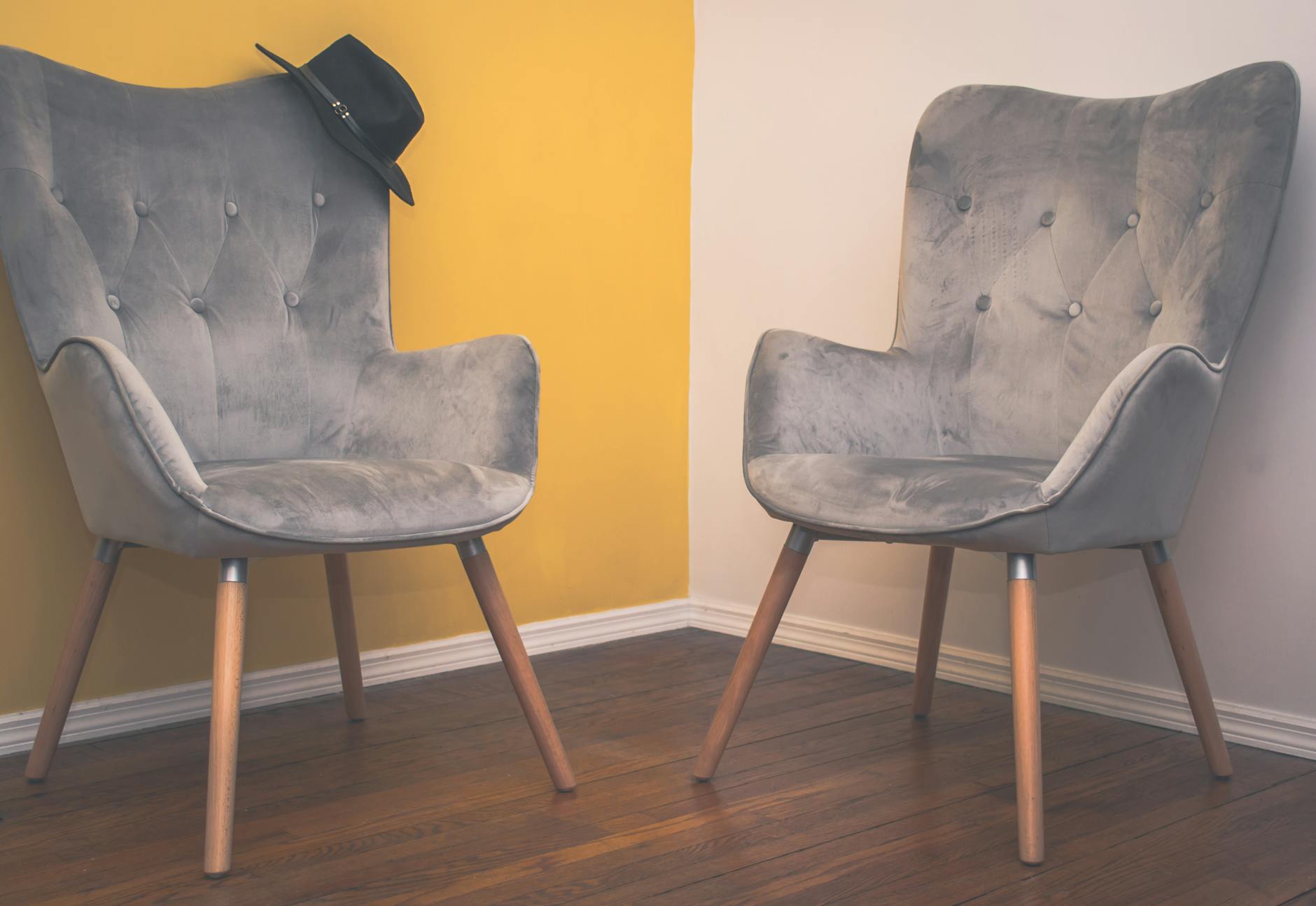 How Much Does It Cost to Reupholster a Chair? Is It Worthy?