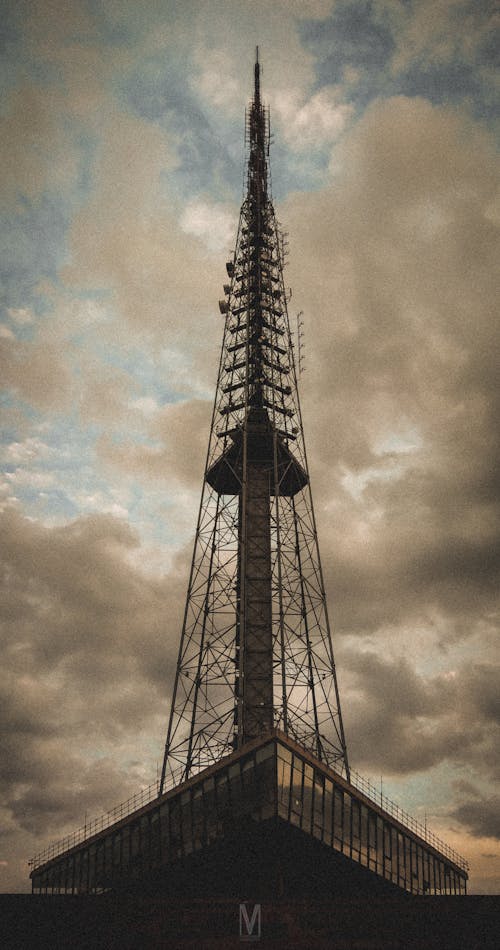 televizyon kulesi içeren Ücretsiz stok fotoğraf