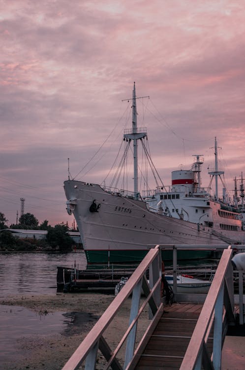 Gratis stockfoto met aangemeerd, boot, haven