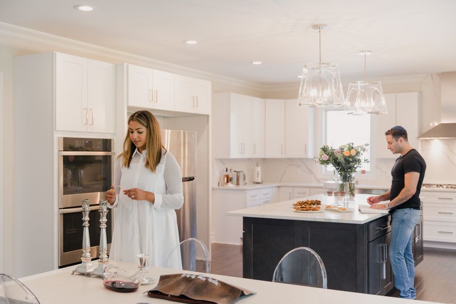 person safely preparing food on a clean kitchen counter - best natural granite cleaner person safely preparing food on a clean kitchen counter - best natural granite cleaner