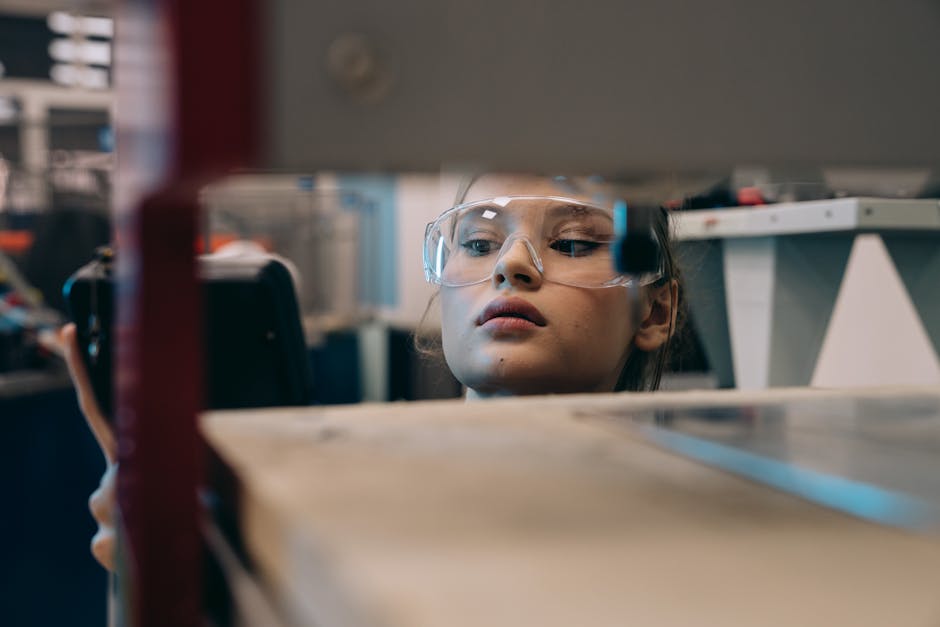 <b>Spesifikasi Teknis dan Karakteristik Utama</b>   <b>Spesifikasi Teknis dan Karakteristik Utama</b>