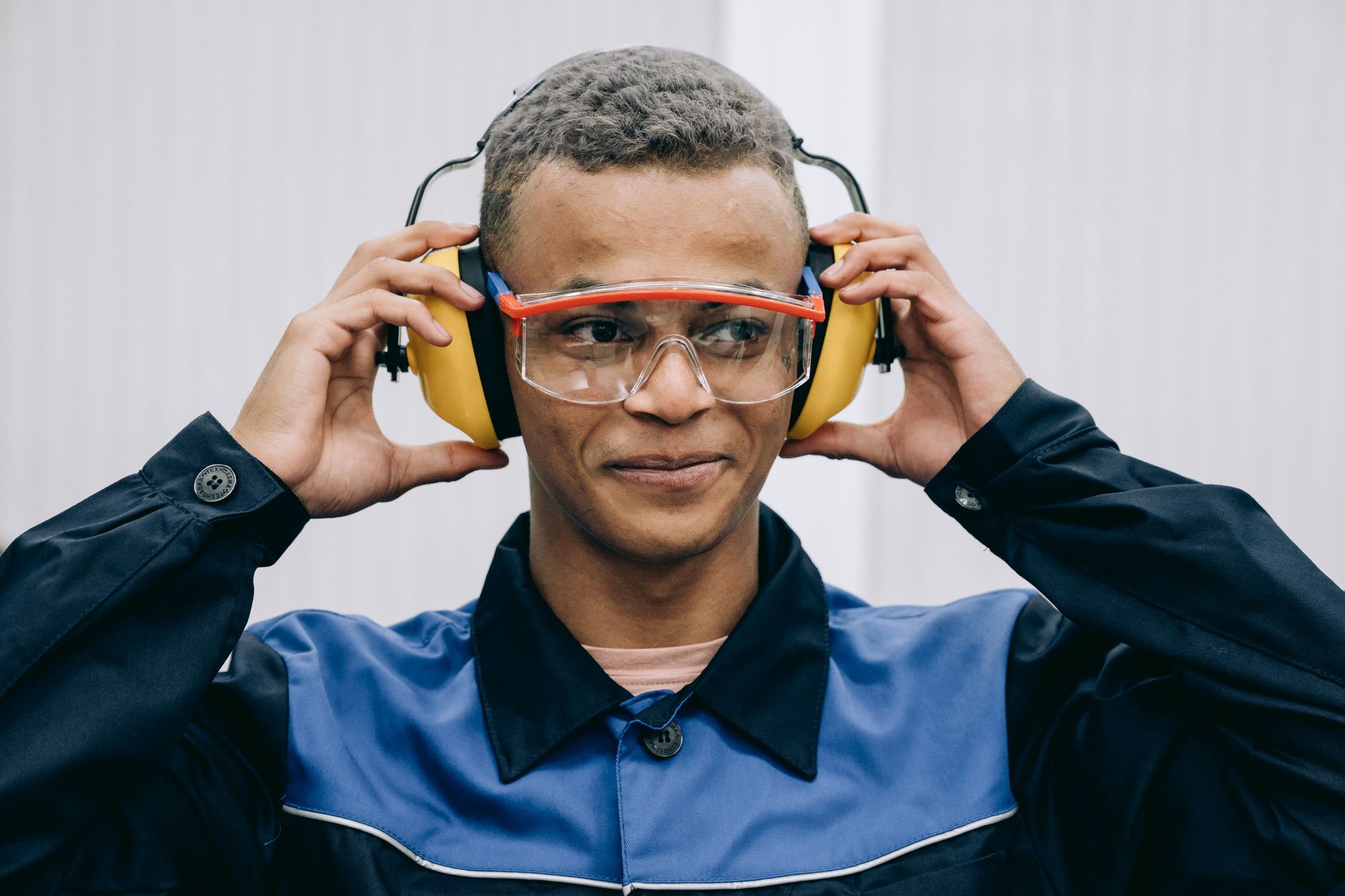 pexels-photo-9242209 3M WorkTunes Connect Hearing Protector with Bluetooth Technology Review: What to Check Before Buying