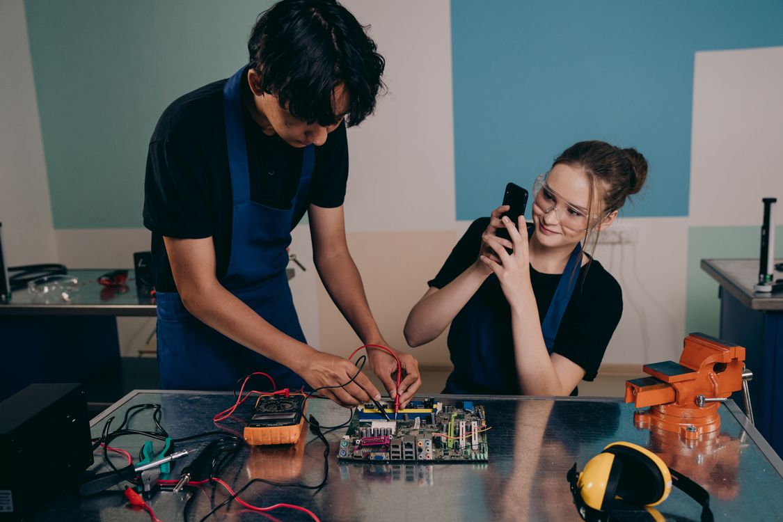 Technical Pichers 10,000+ Best Technical Skill Photos ยท 100% Free Download ยท Pexels Stock ...