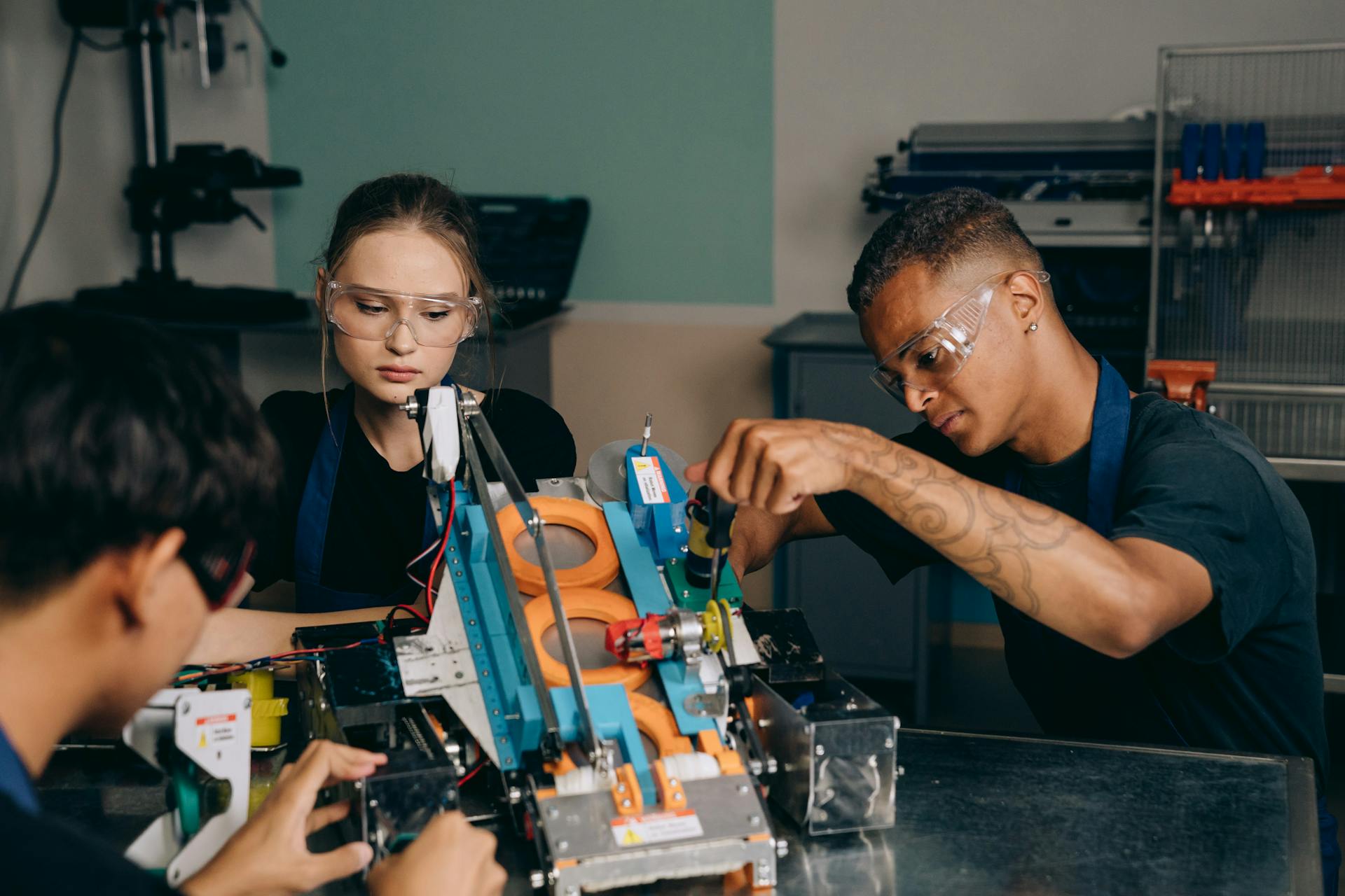 Workers with a Machine