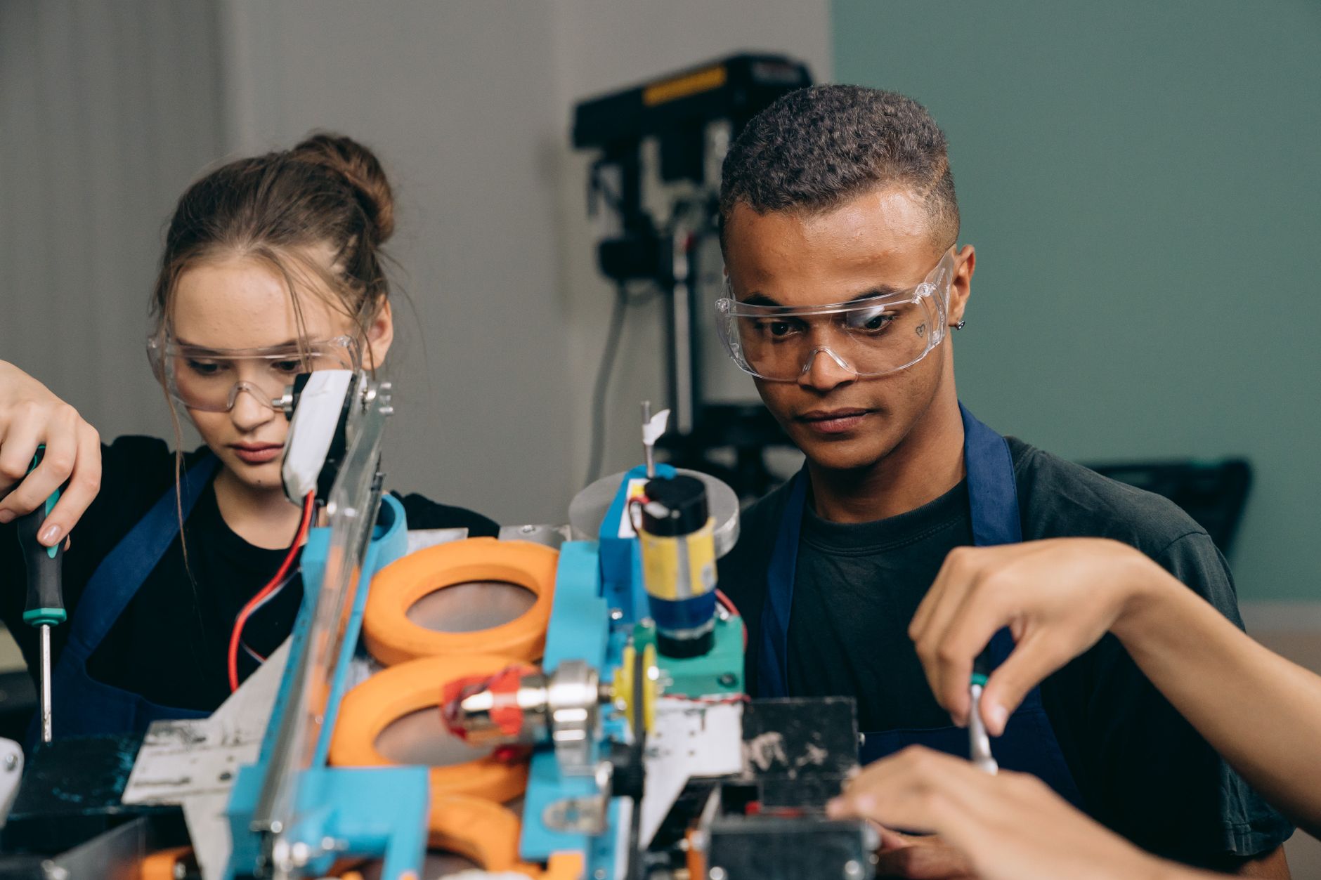 DrDroid Expands Engineering Team: A Look at the YC-Backed Startup's Growth