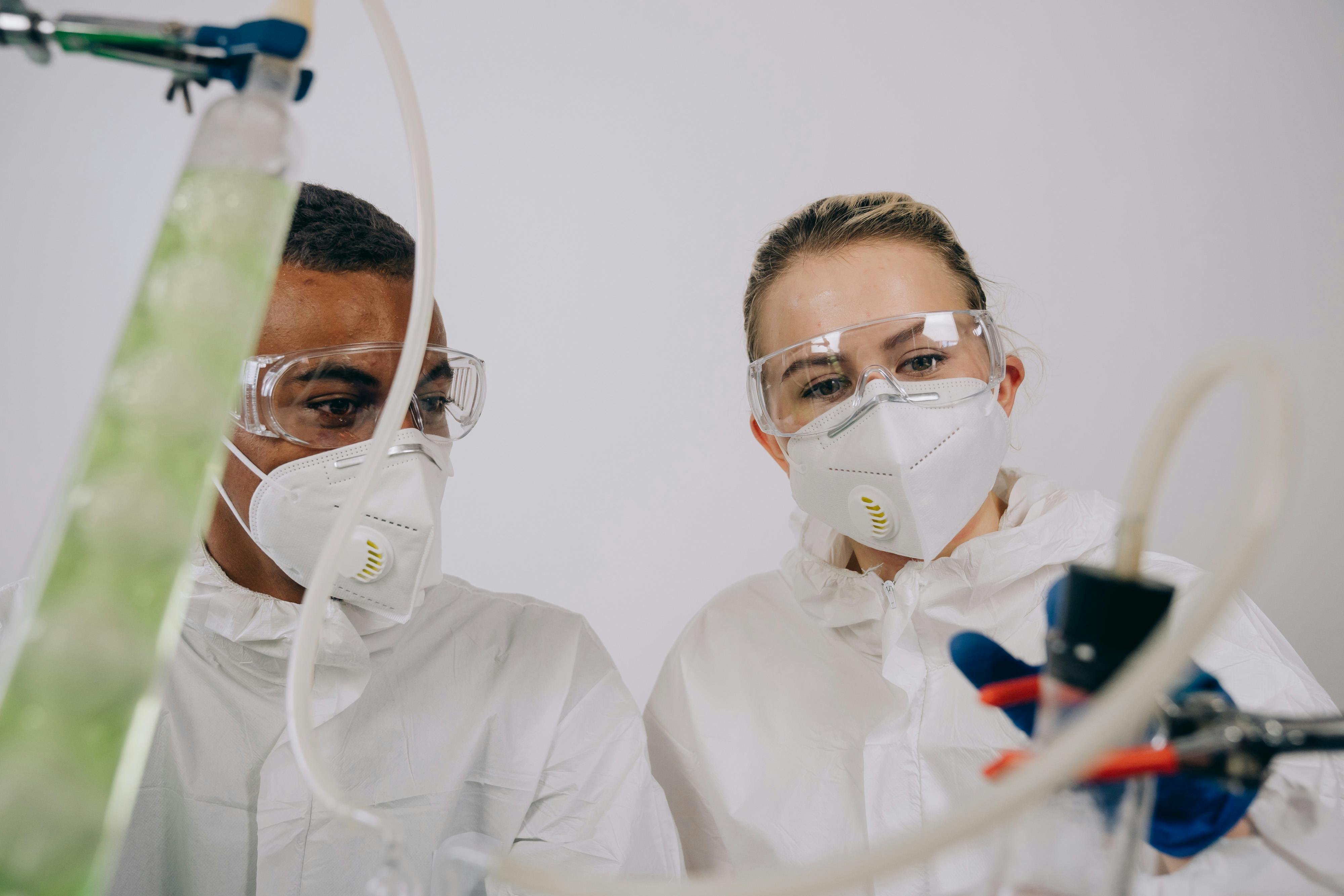 gear reviews gear review lab — Photo by Mikhail Nilov on Pexels