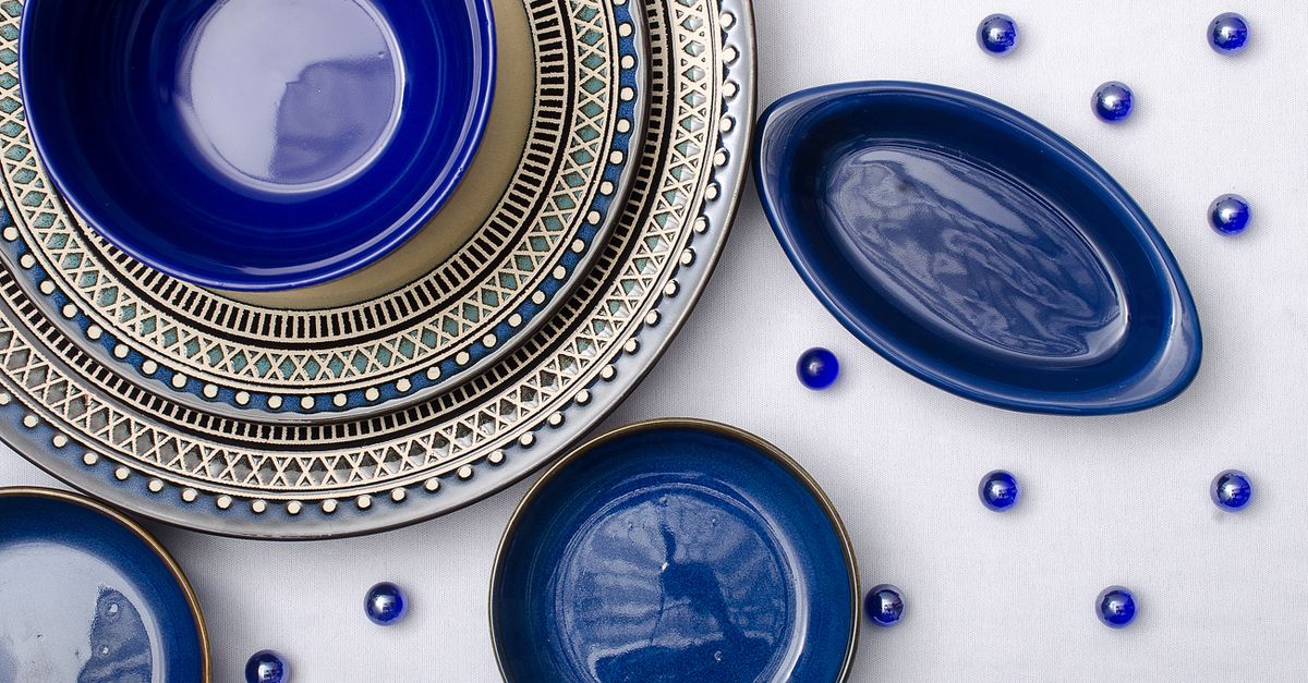 Royal Copenhagen Ovalt fad 33 cm Blå Mega Riflet: Tidløs elegance til moderne servering fra KitchenDeluxe