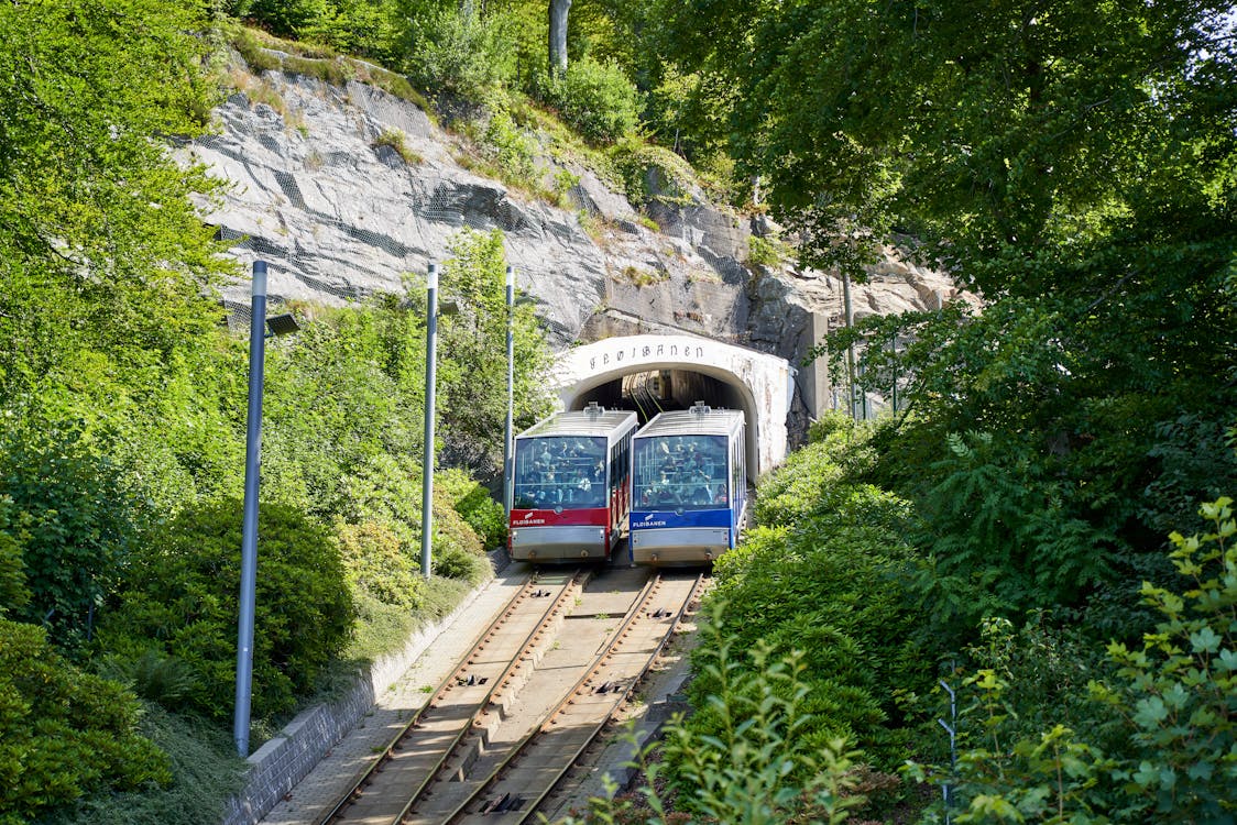 Základová fotografie zdarma na téma lokomotiva, veřejná doprava, vlaky