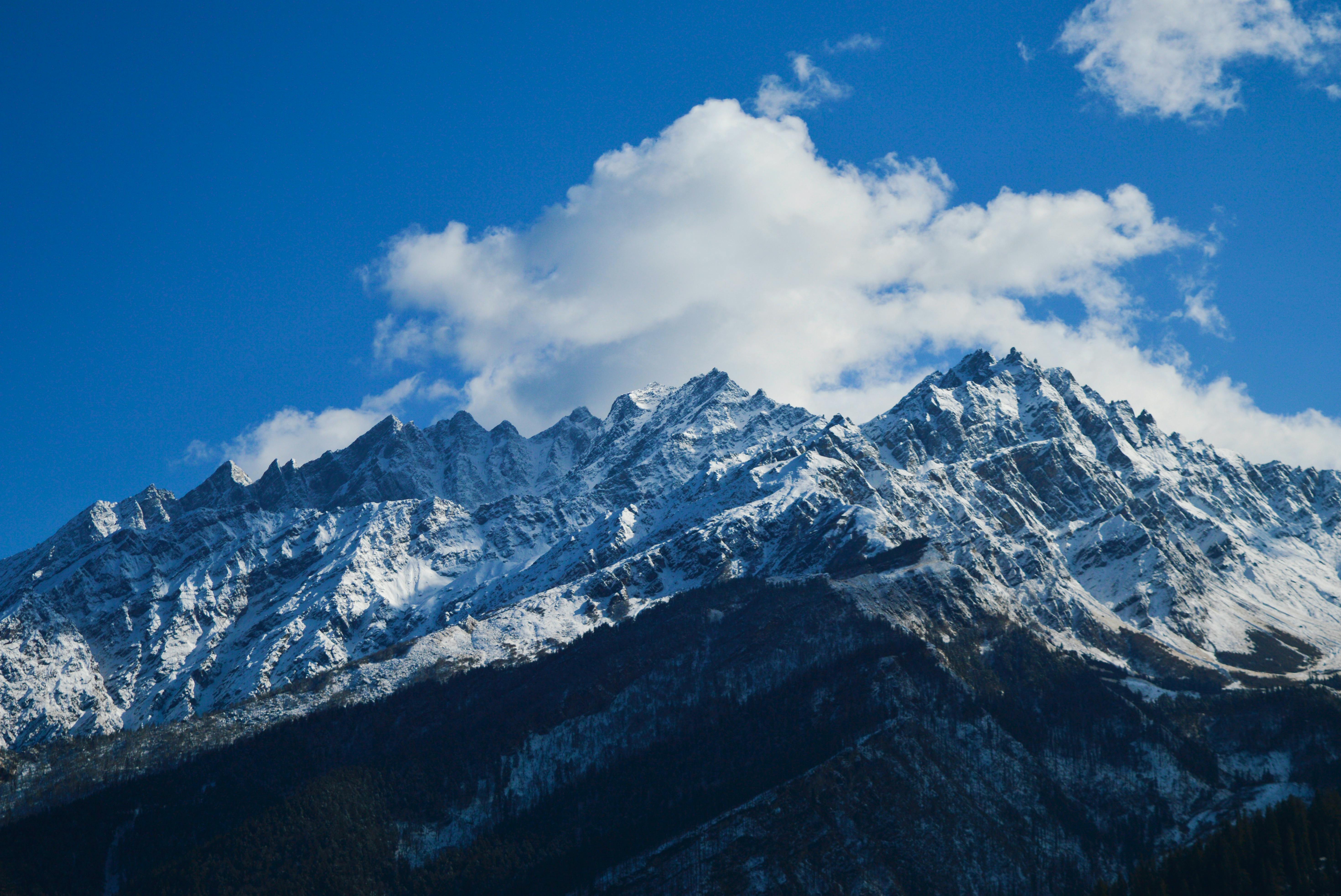 Kostenloses Foto zum Thema berge, berggipfel, draußen